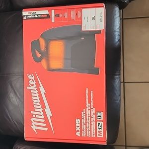 Milwaukee heated jacket